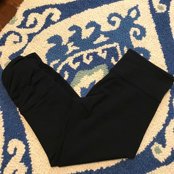 lululemon athletica Pants - Lululemon Capri 🍋